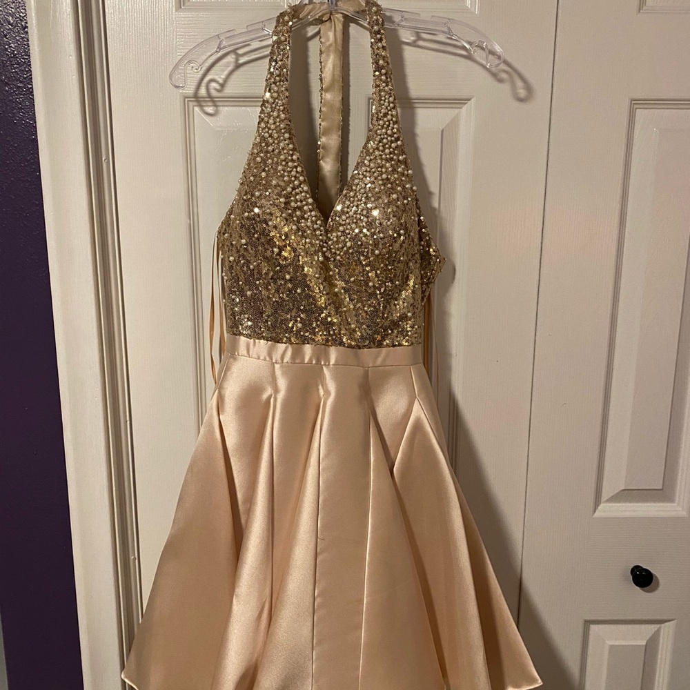 Champagne & pearl short homecoming dress
